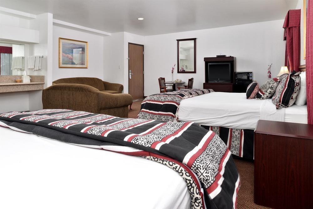 Americas Best Value Inn Pasadena Esterno foto